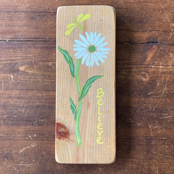 Vintage “Believe” Handpainted Sign with Daisy - Picture 2 of 6